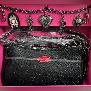 ED HARDY BLACK BAGUETTE PURSE W/ SKULLS & HEARTS IN DIAMONDS & CHARMS CHAIN NWT
